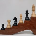 PIECES D'ECHECS EBONISEES 95 MM