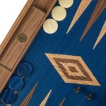 Backgammon Marqueté en Noyer et Intérieur Bleu – Image 3